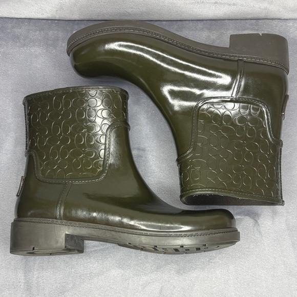 🔥🔥🔥Coach Green Waterproof Winter Boots Size: 9B🔥🔥🔥 - Picture 11 of 11